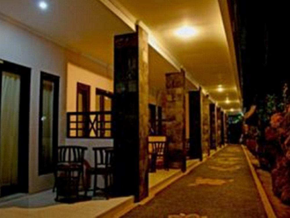 Sapta Petala Hotel Kuta Lombok Exteriör bild