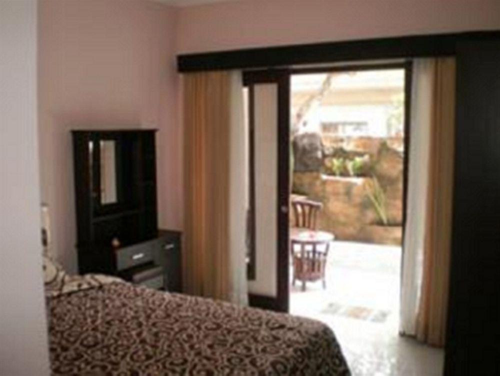 Sapta Petala Hotel Kuta Lombok Exteriör bild